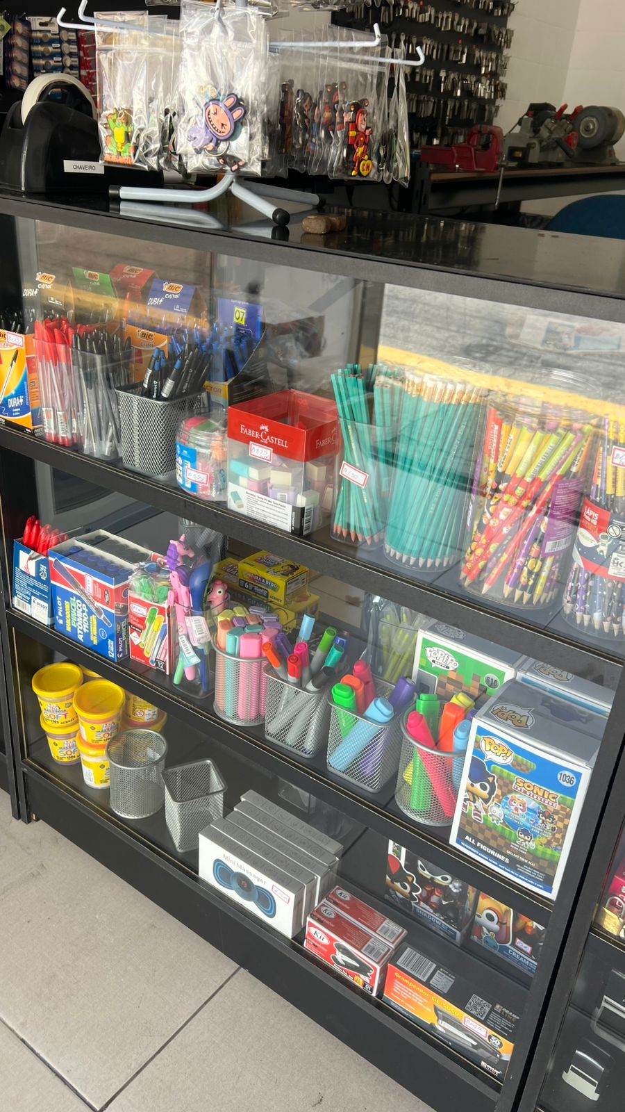 Interior da Papelaria Golden - Material Escolar